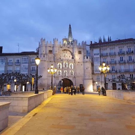 דירות Vivienda De Uso Turistico En El Corazon De Burgo מראה חיצוני תמונה