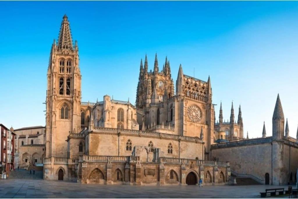דירות Vivienda De Uso Turistico En El Corazon De Burgo מראה חיצוני תמונה