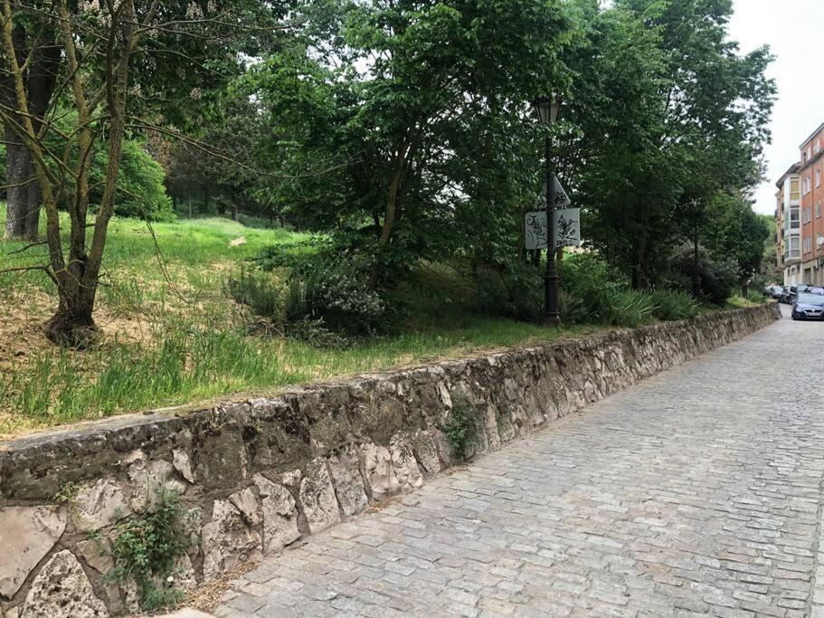 דירות Vivienda De Uso Turistico En El Corazon De Burgo מראה חיצוני תמונה